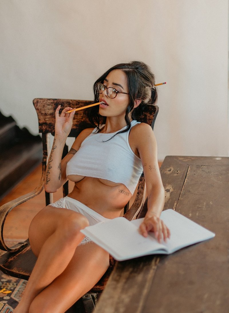 Лена, 30